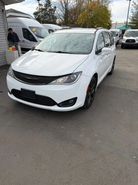 2018 Chrysler - Image 2 of 10