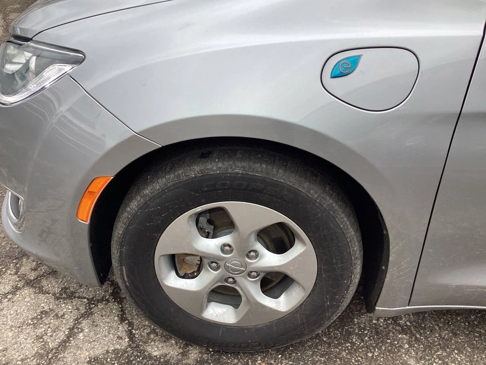 2018 Chrysler - Image 8 of 21