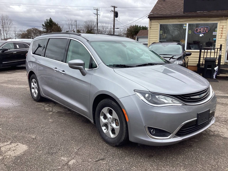 2018 Chrysler - Image 2 of 21