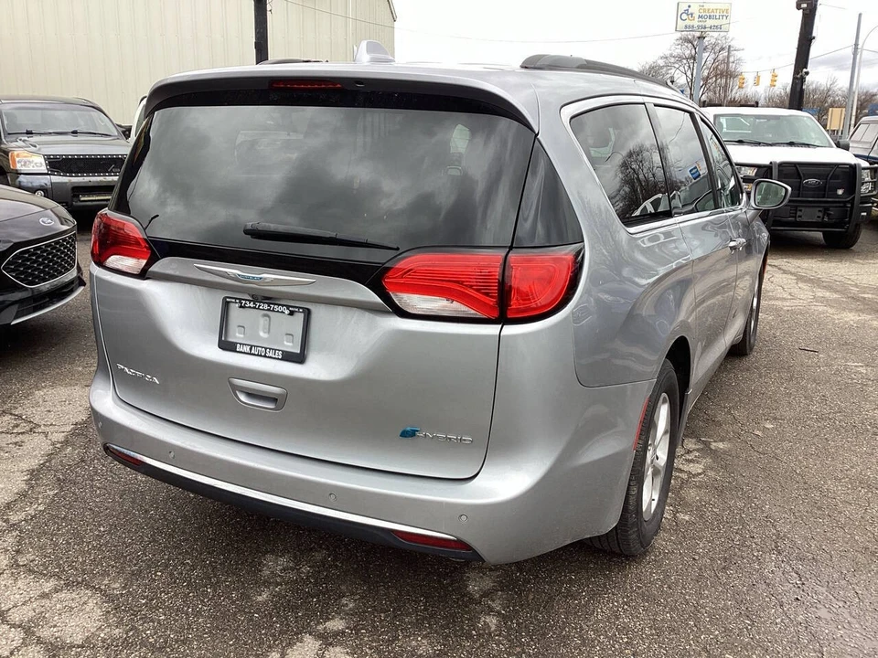 2018 Chrysler - Image 11 of 21