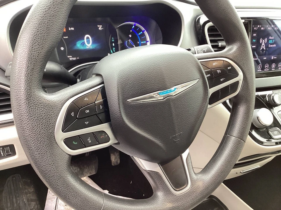 2018 Chrysler - Image 17 of 21