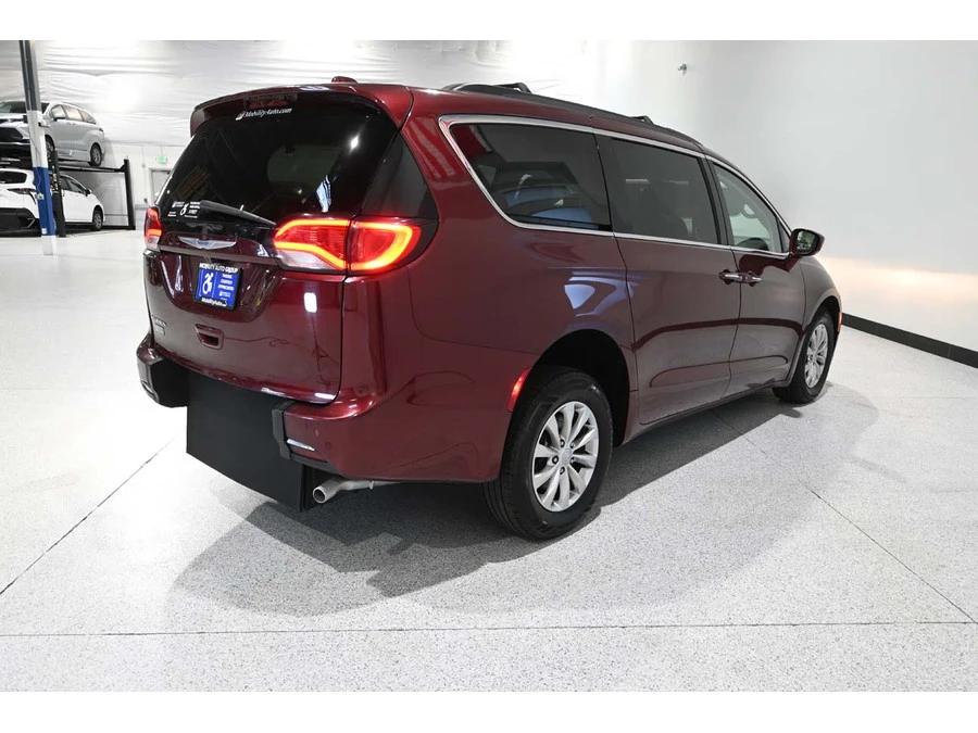 2018 Chrysler - Image 6 of 12