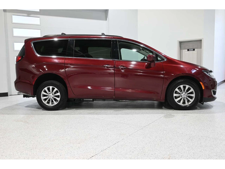2018 Chrysler - Image 5 of 12