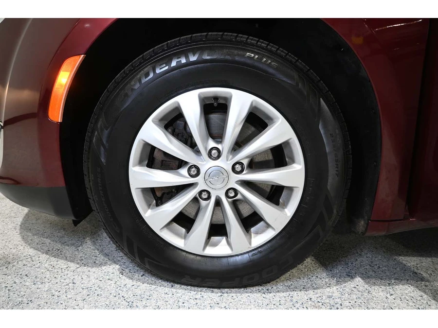 2018 Chrysler - Image 12 of 12