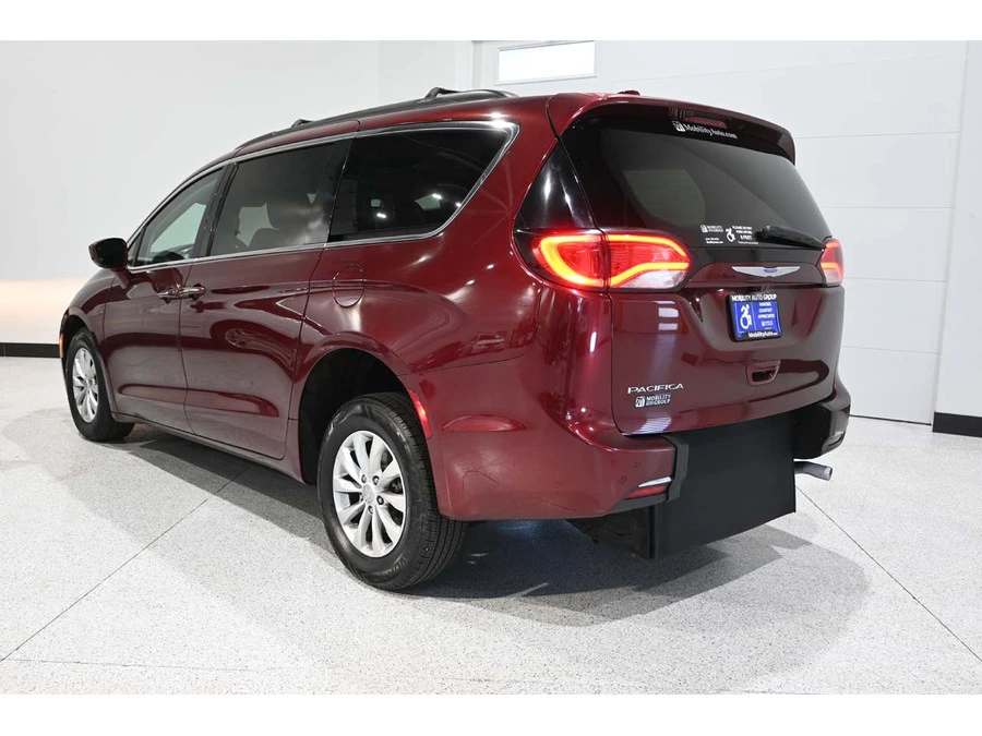 2018 Chrysler - Image 8 of 12
