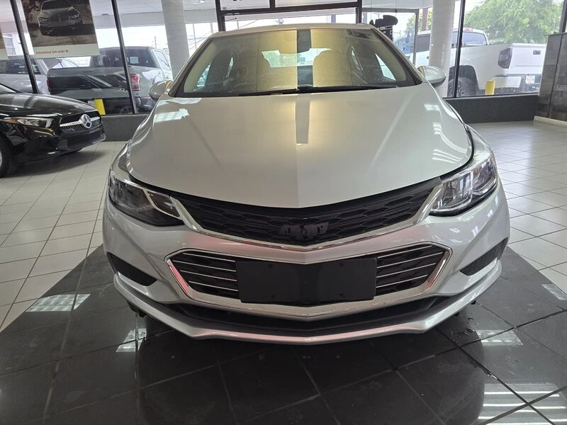 2018 Chevrolet Cruze - Image 3 of 4