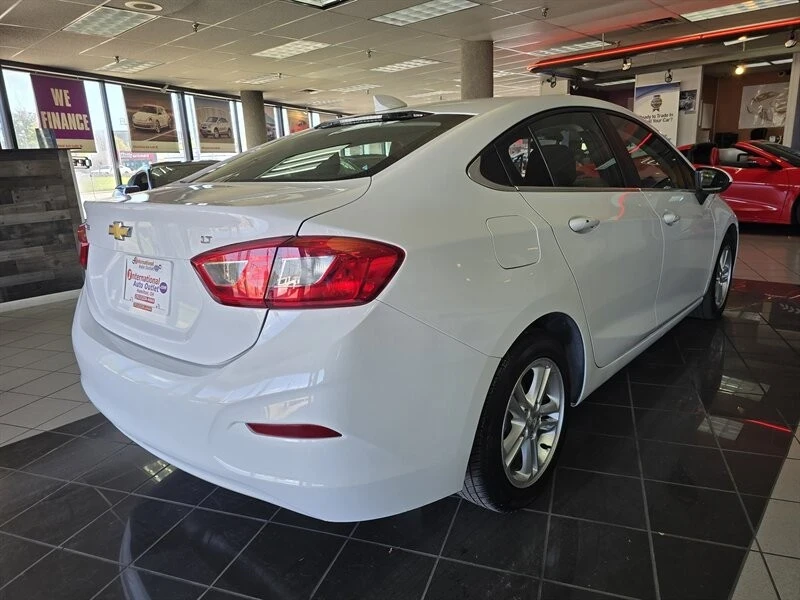 2018 Chevrolet Cruze - Image 4 of 4