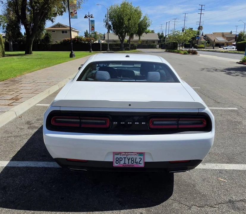 2018 Dodge Challenger 3rd Gen - Image 5 of 15