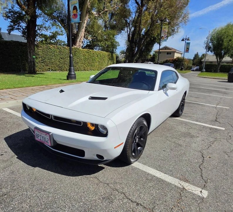 2018 Dodge Challenger 3rd Gen - Image 2 of 15