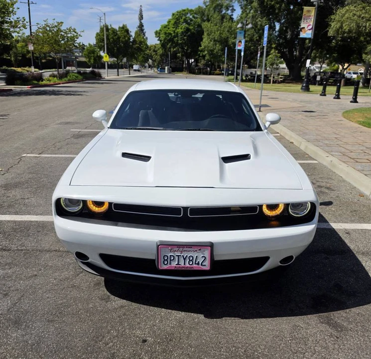 2018 Dodge Challenger 3rd Gen - Image 9 of 15