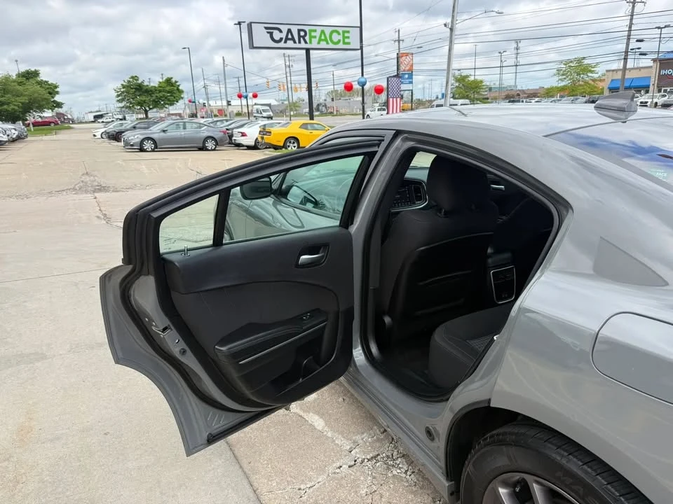2018 Dodge Charger 7th Gen - Image 12 of 17