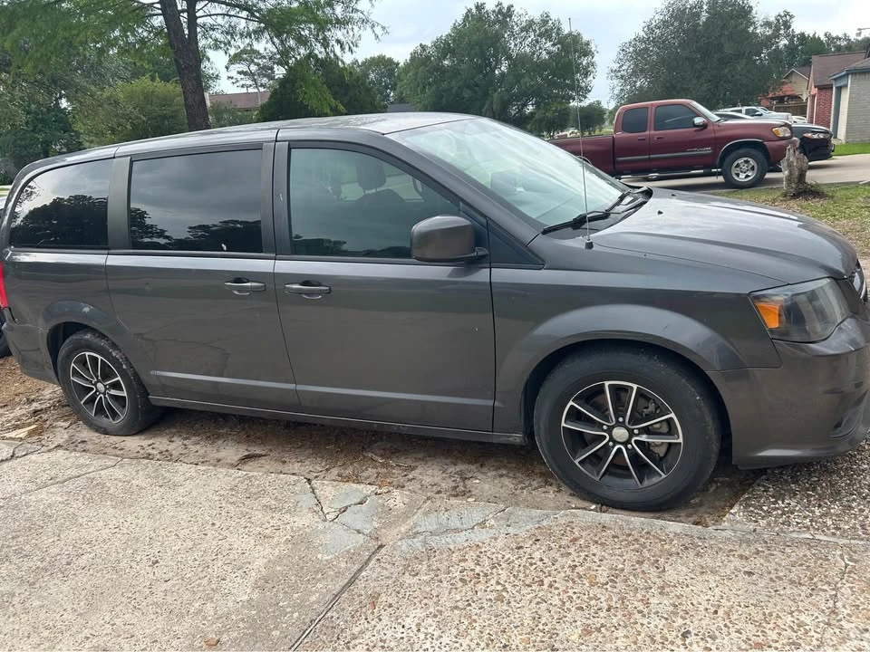 2018 Dodge Caravan - Image 5 of 9