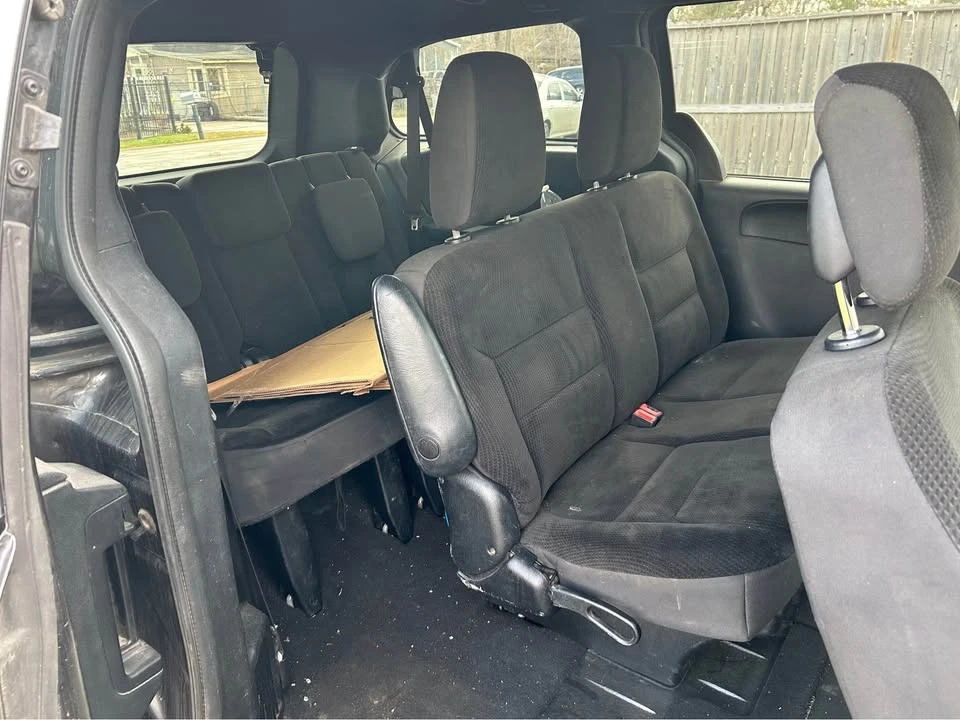2018 Dodge Caravan - Image 6 of 9