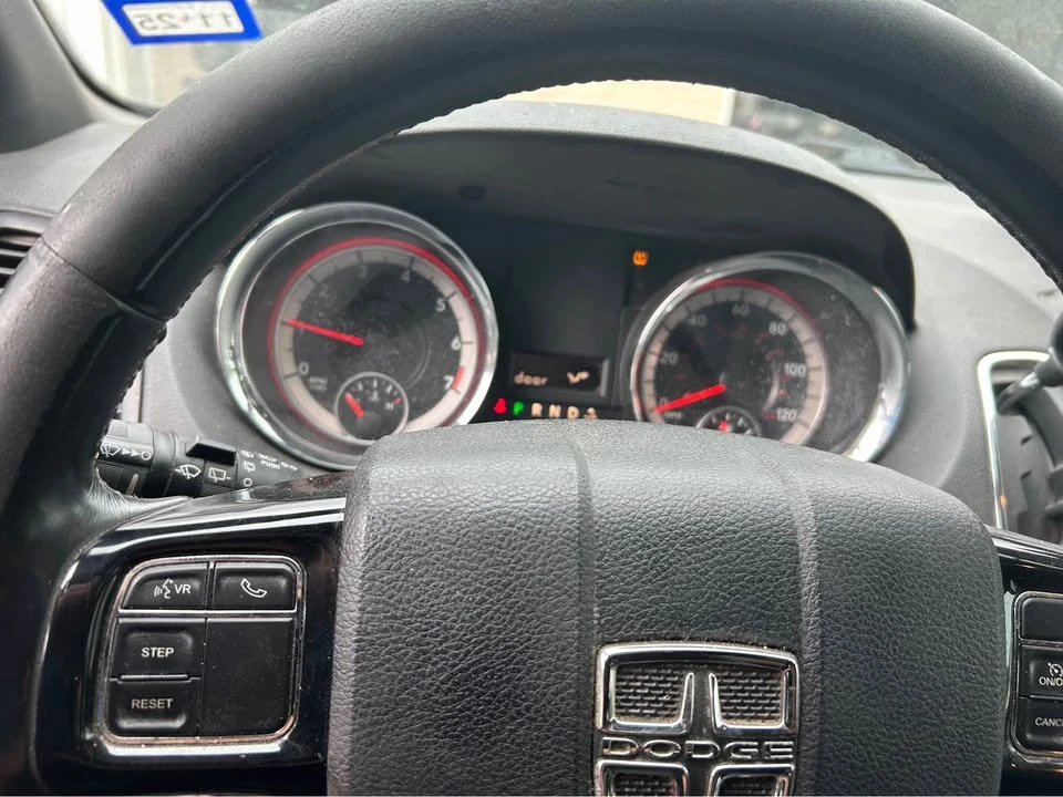2018 Dodge Caravan - Image 2 of 9