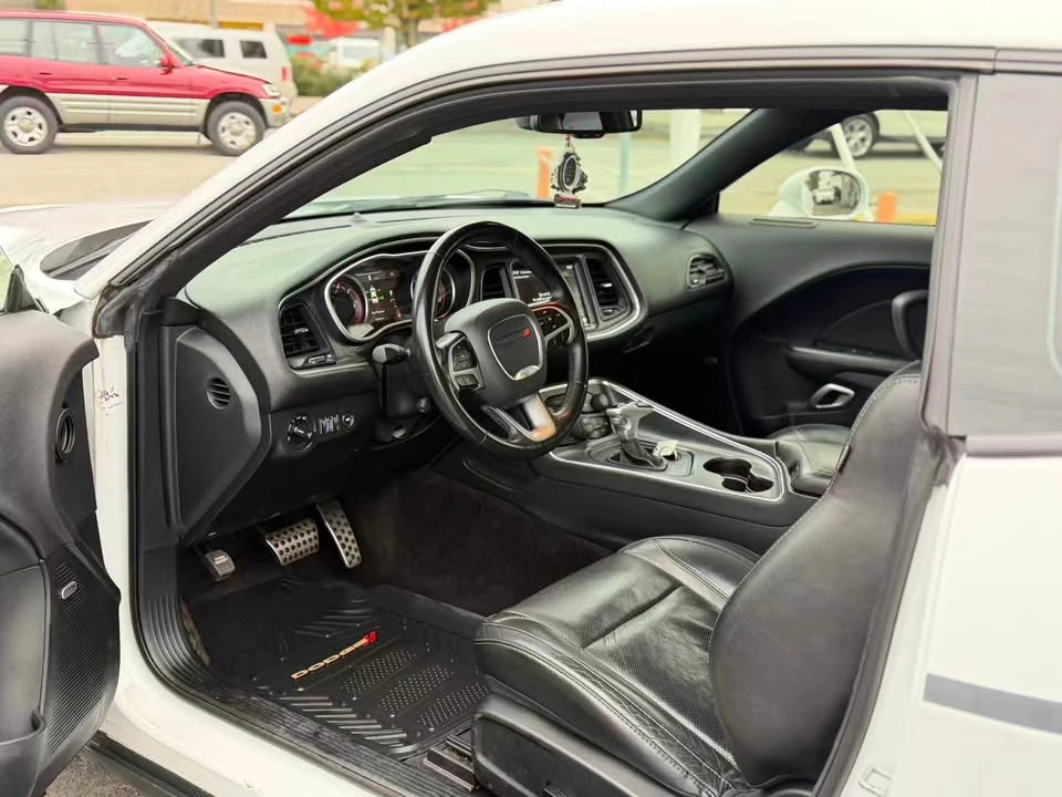 2018 Dodge Challenger 3rd Gen - Image 9 of 20