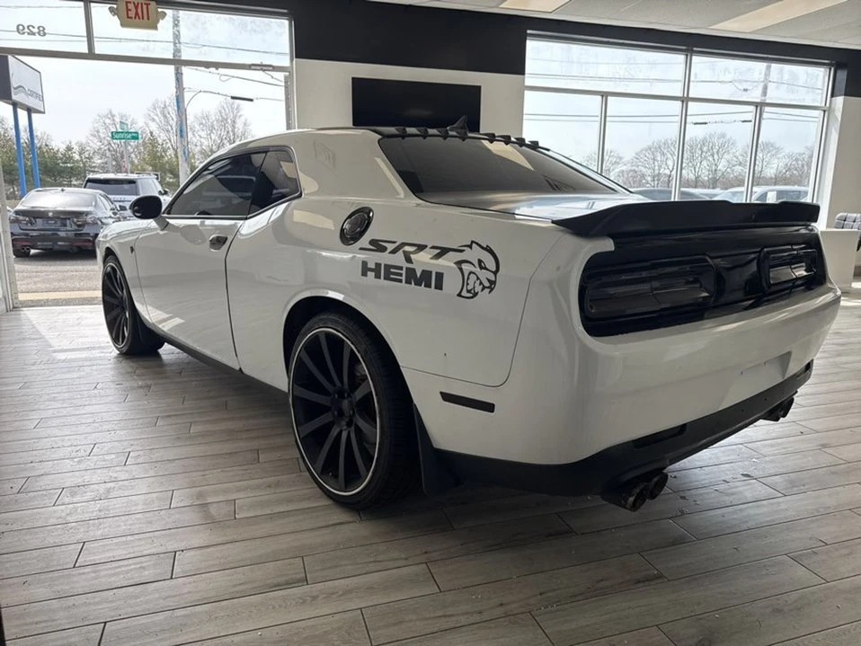 2018 Dodge Challenger - Image 17 of 20