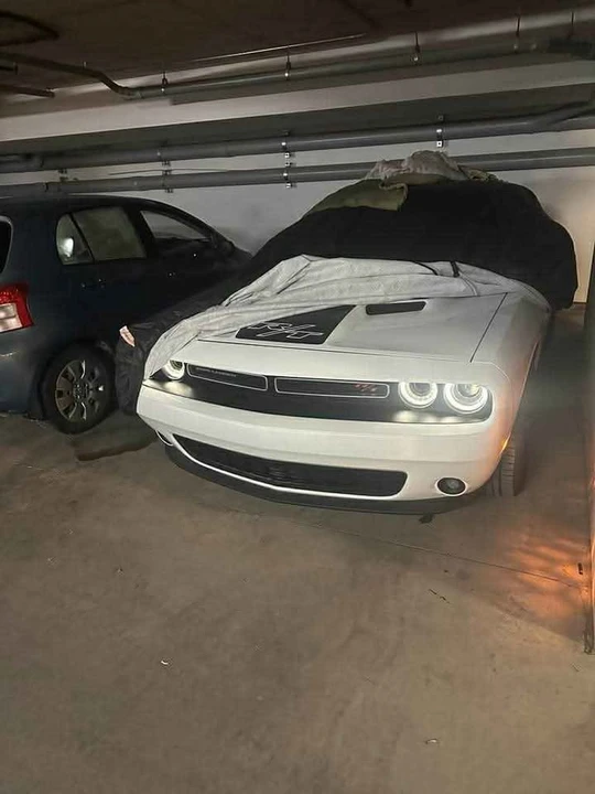 2018 Dodge Challenger - Image 9 of 18