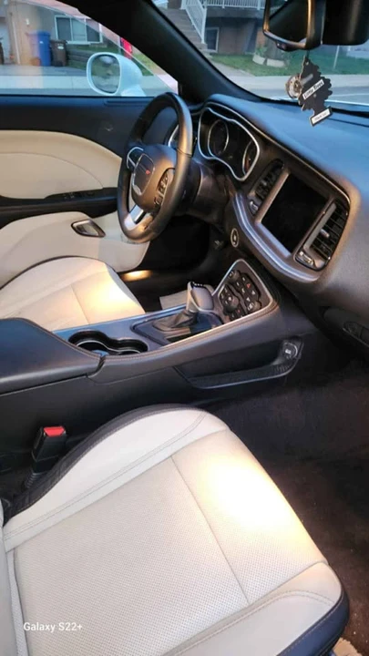 2018 Dodge Challenger - Image 11 of 18