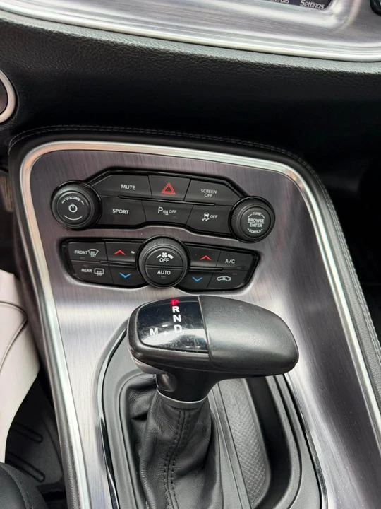 2018 Dodge Challenger 3rd Gen - Image 16 of 20
