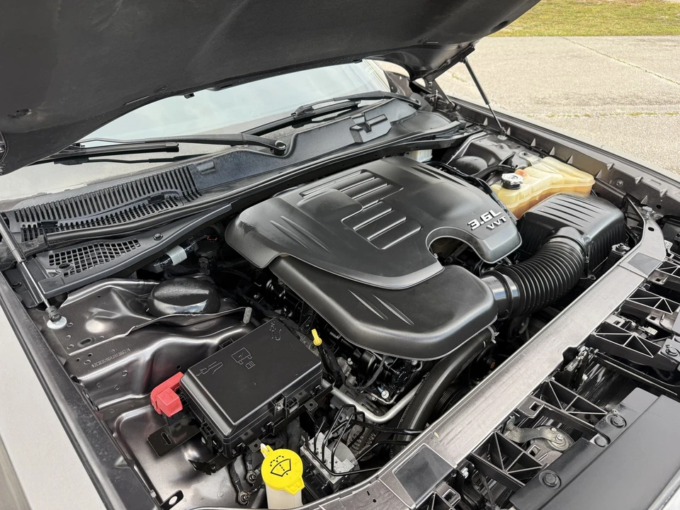 2018 Dodge Challenger 3rd Gen - Image 15 of 21