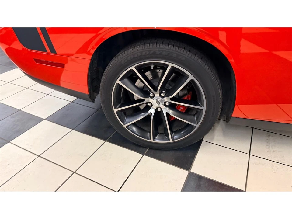 2018 Dodge Challenger 3rd Gen - Image 19 of 31