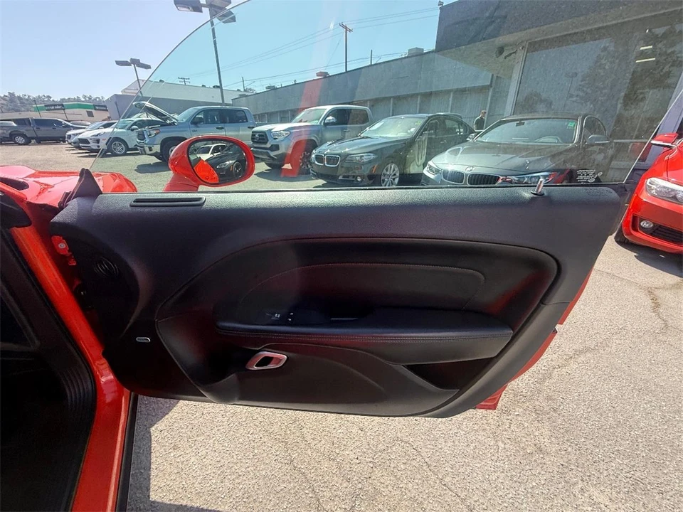 2018 Dodge Challenger 3rd Gen - Image 15 of 25