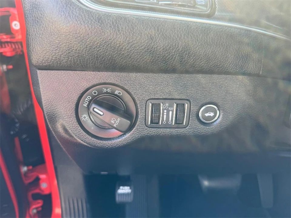 2018 Dodge Challenger 3rd Gen - Image 18 of 25