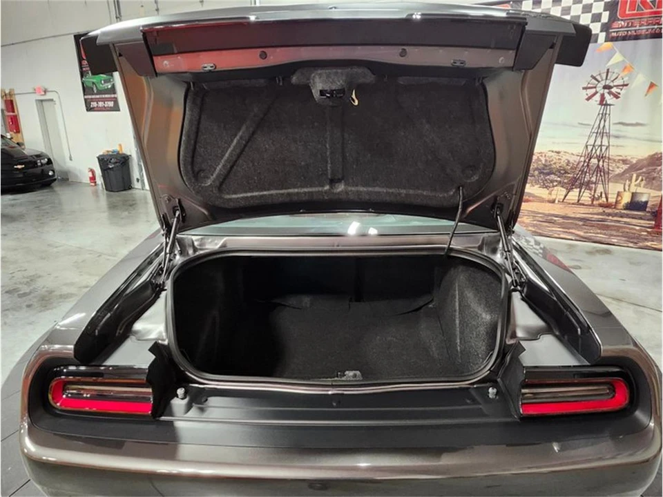 2018 Dodge Challenger 3rd Gen - Image 27 of 31