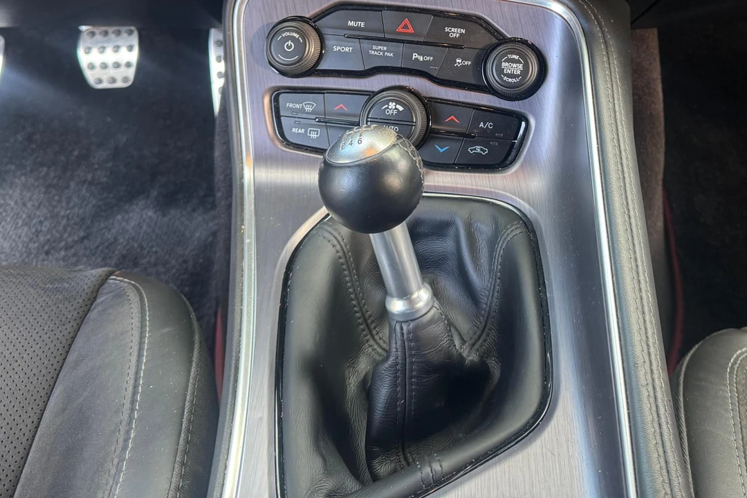 2018 Dodge Challenger SRT8 & 392 3rd Gen - Image 21 of 31