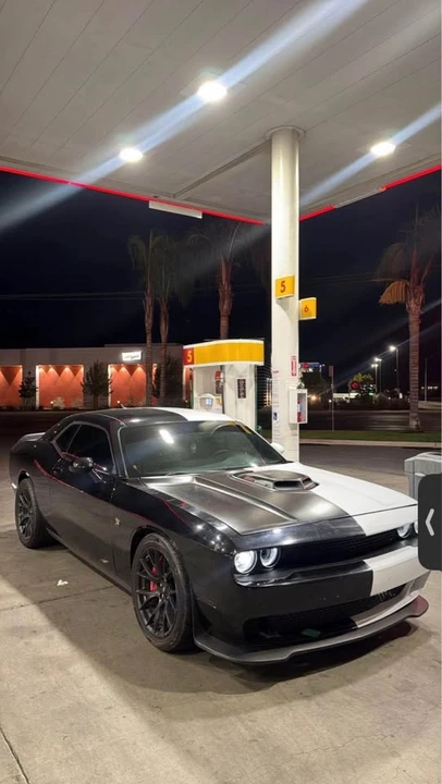 2018 Dodge Challenger SRT8 & 392 3rd Gen - Image 2 of 9