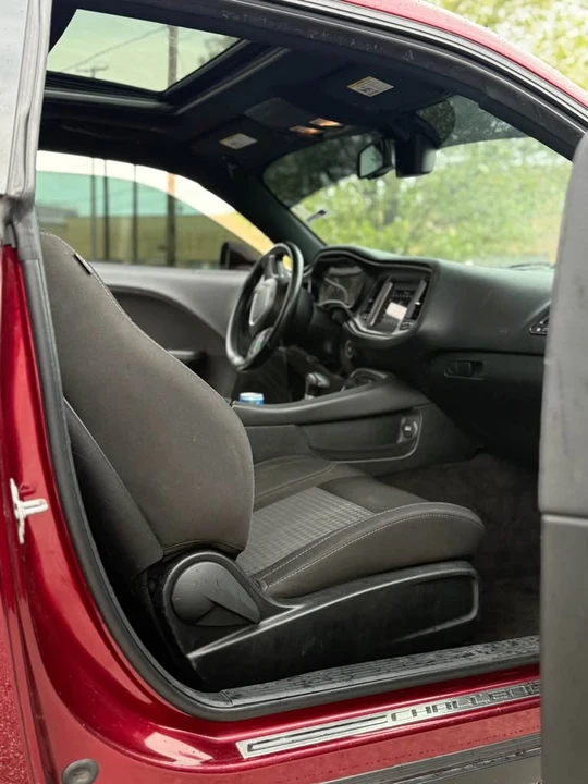 2018 Dodge Challenger - Image 9 of 13