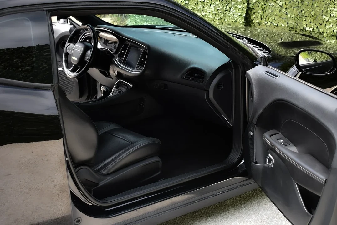 2018 Dodge Challenger 3rd Gen - Image 28 of 30