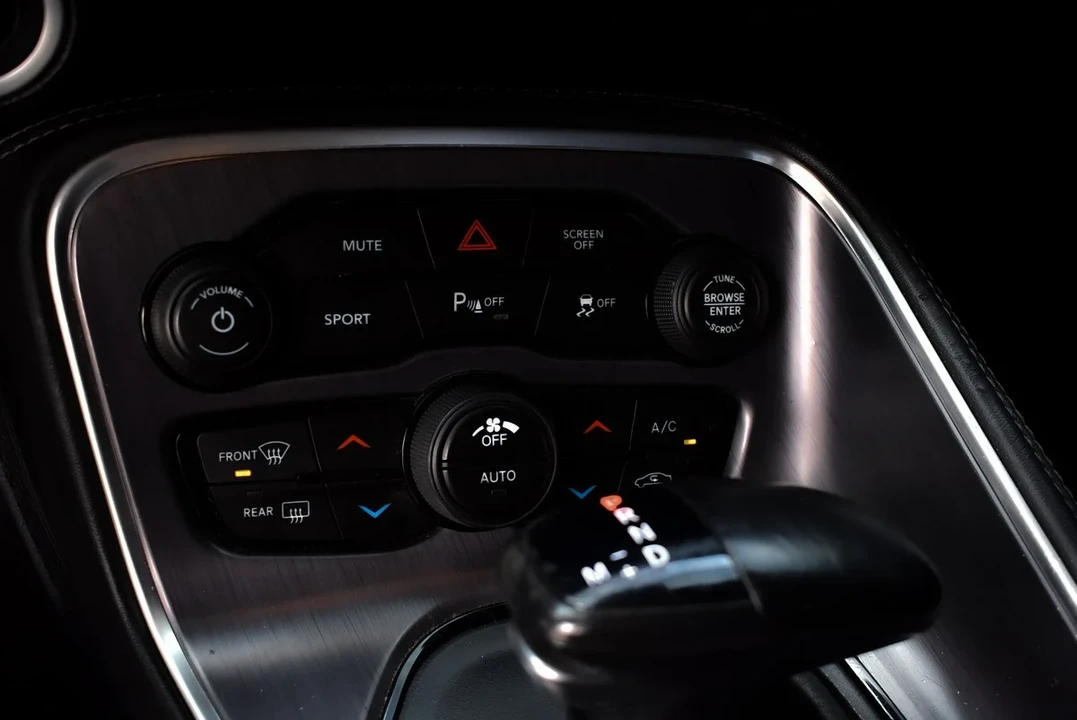 2018 Dodge Challenger 3rd Gen - Image 25 of 30