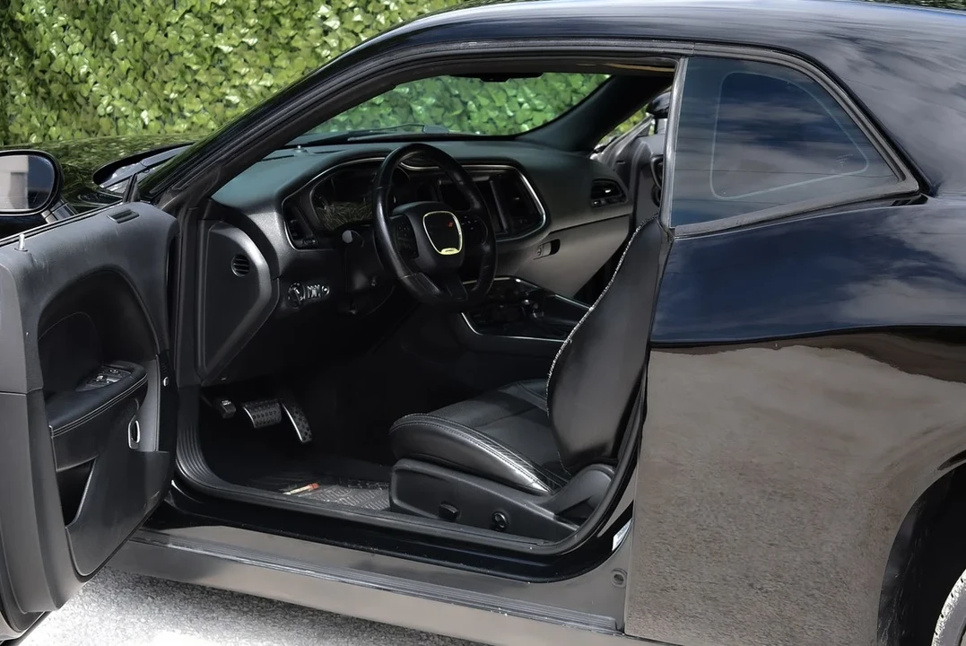 2018 Dodge Challenger 3rd Gen - Image 19 of 30