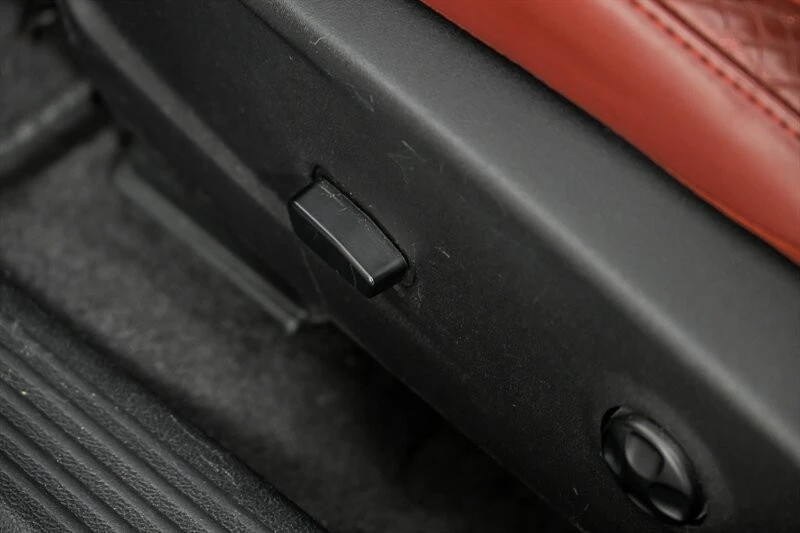 2018 Dodge Challenger 3rd Gen - Image 16 of 24