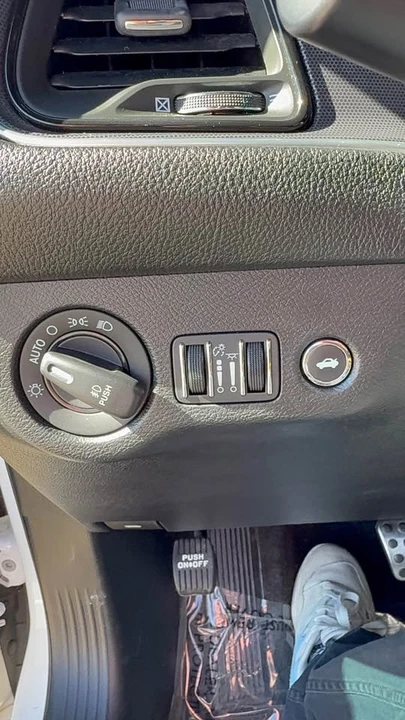 2018 Dodge Challenger 3rd Gen - Image 11 of 14