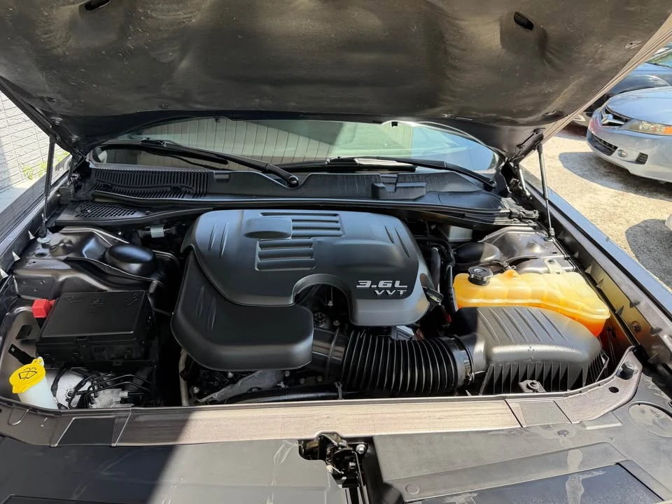 2018 Dodge Challenger 3rd Gen - Image 19 of 20