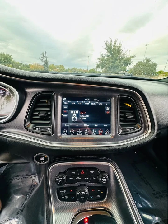 2018 Dodge Challenger 3rd Gen - Image 9 of 16