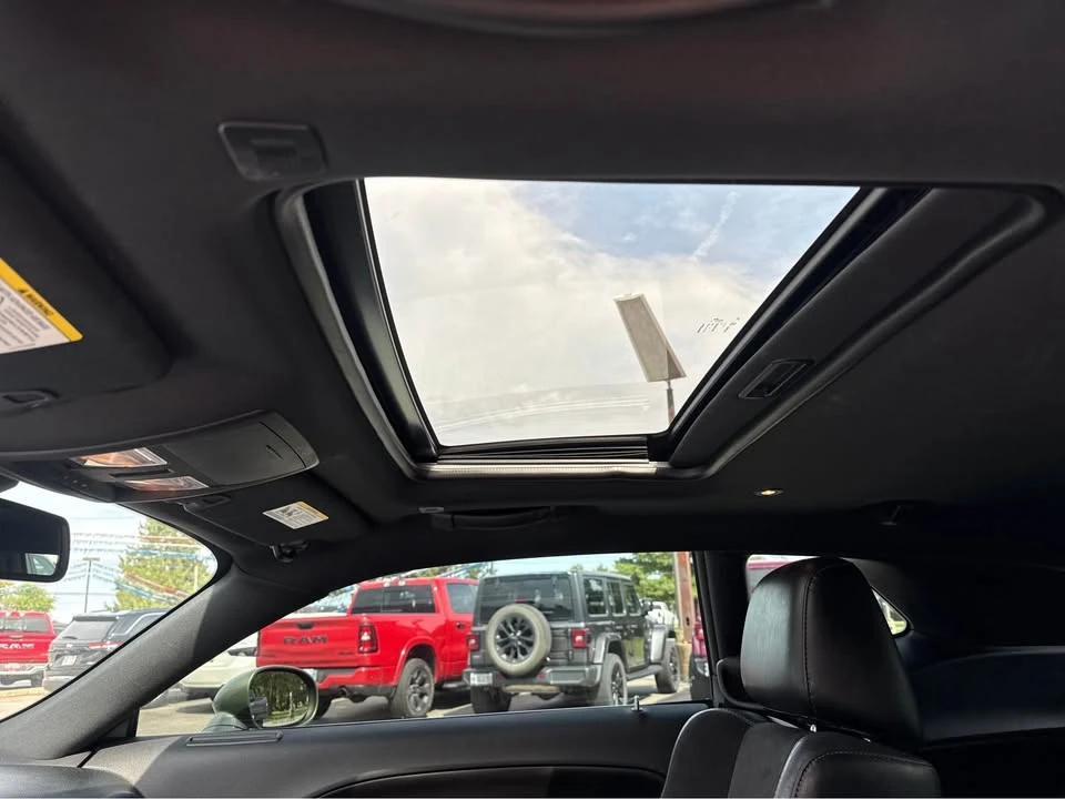 2018 Dodge Challenger 3rd Gen - Image 15 of 19