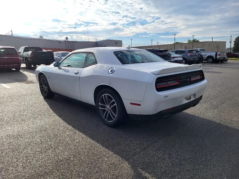 2018 Dodge Challenger 3rd Gen - Image 9 of 14
