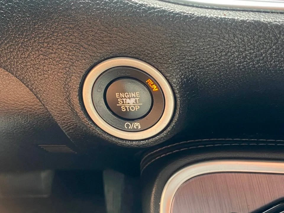2018 Dodge Challenger 3rd Gen - Image 17 of 20