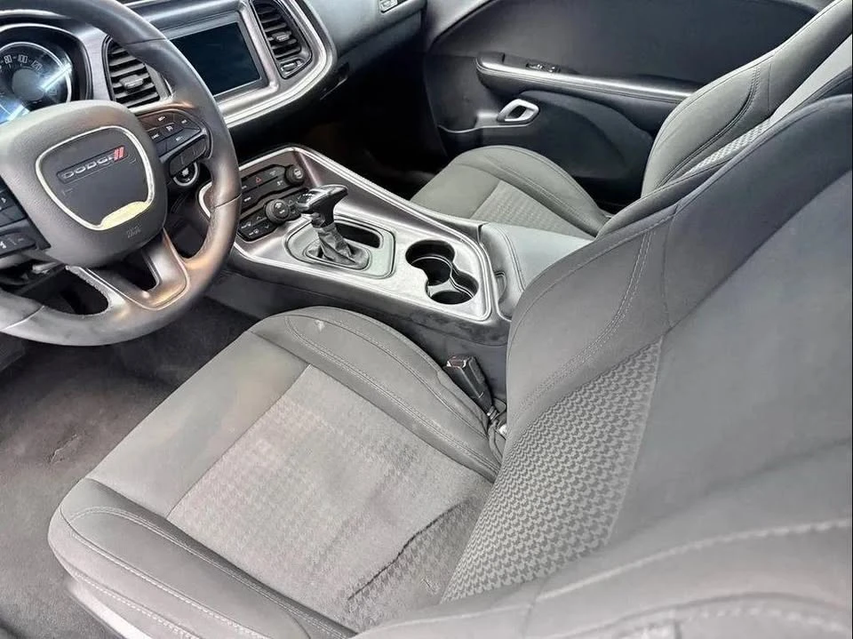 2018 Dodge Challenger 3rd Gen - Image 9 of 16