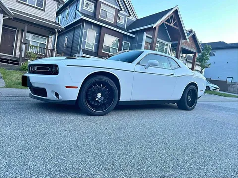 2018 Dodge Challenger SXT Plus