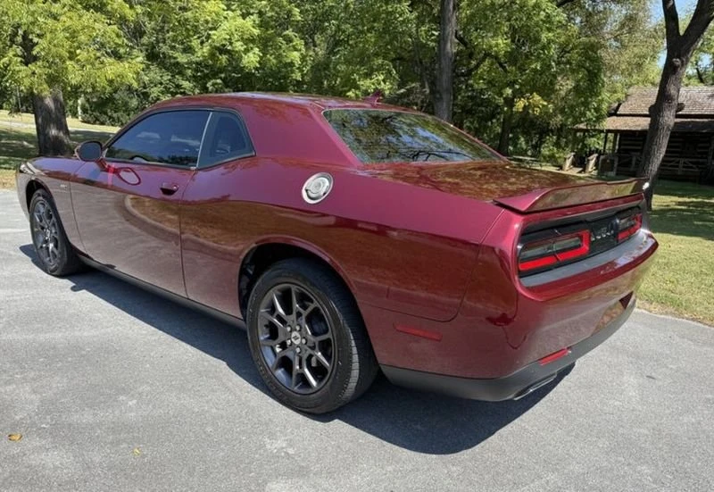 2018 Dodge Challenger 3rd Gen - Image 9 of 20