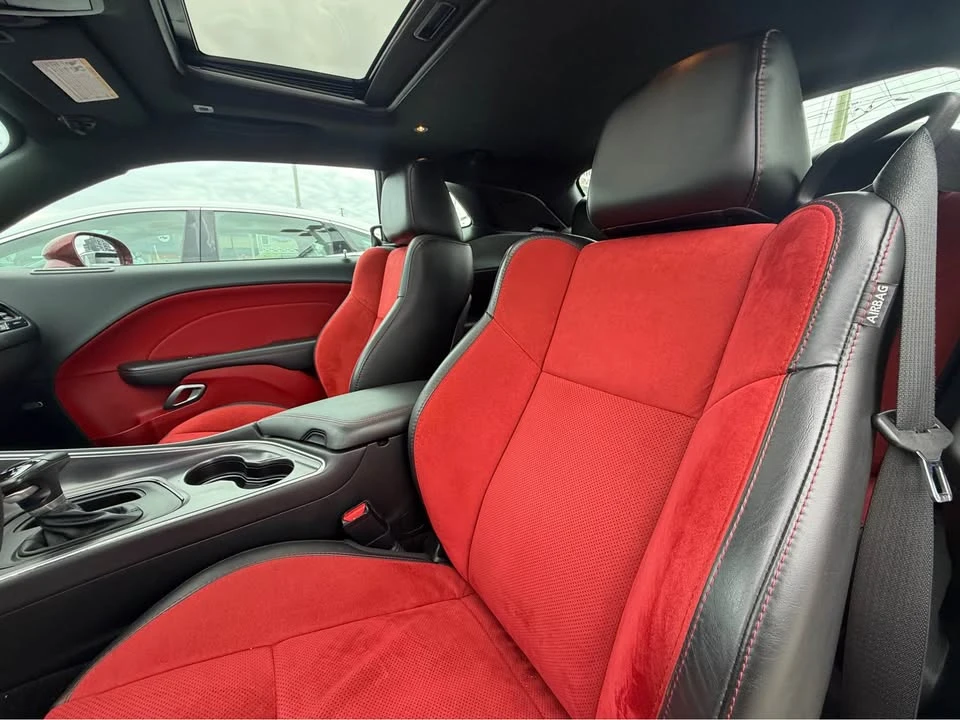 2018 Dodge Challenger 3rd Gen - Image 9 of 16