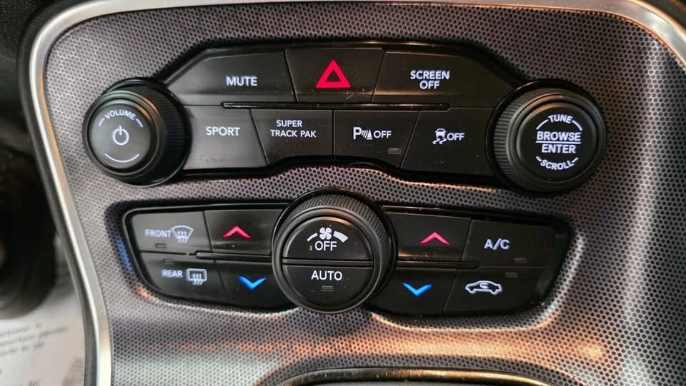 2018 Dodge Challenger 3rd Gen - Image 16 of 20