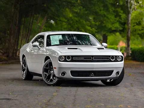 2018 Dodge Challenger SXT Plus RWD