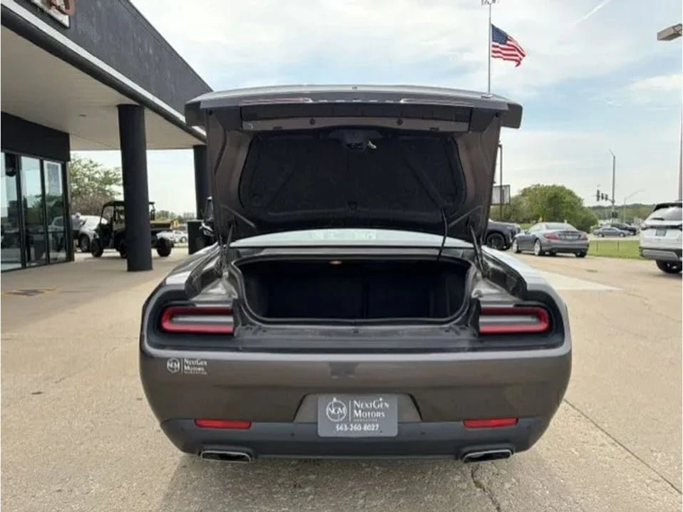 2018 Dodge Challenger 3rd Gen - Image 9 of 18