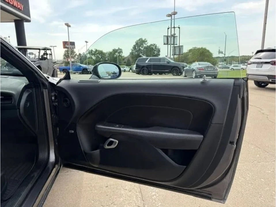 2018 Dodge Challenger 3rd Gen - Image 16 of 18