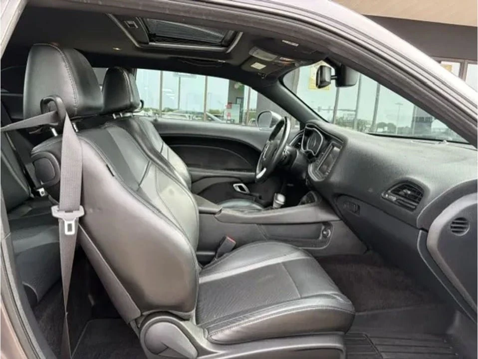 2018 Dodge Challenger 3rd Gen - Image 17 of 18